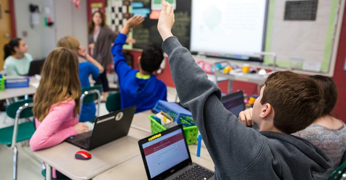 O Futuro da Educação no Mundo Digital: A Revolução nas Salas de Aula Virtuais 34 - https://marenzo.net/category/geral-3/page/7/